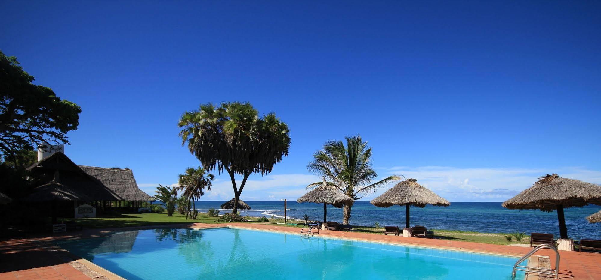 Amani Beach Resort Kutani Экстерьер фото