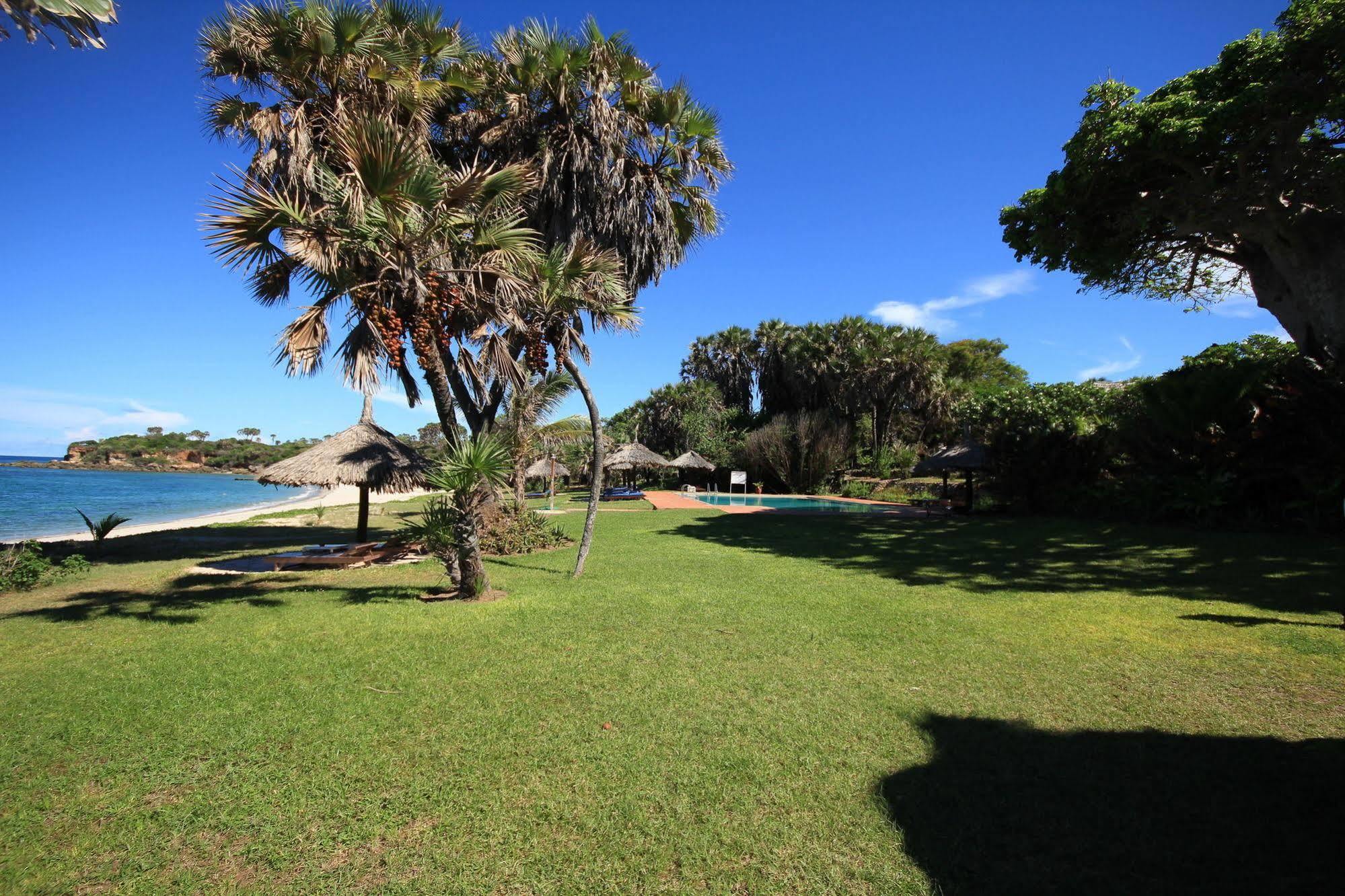 Amani Beach Resort Kutani Экстерьер фото