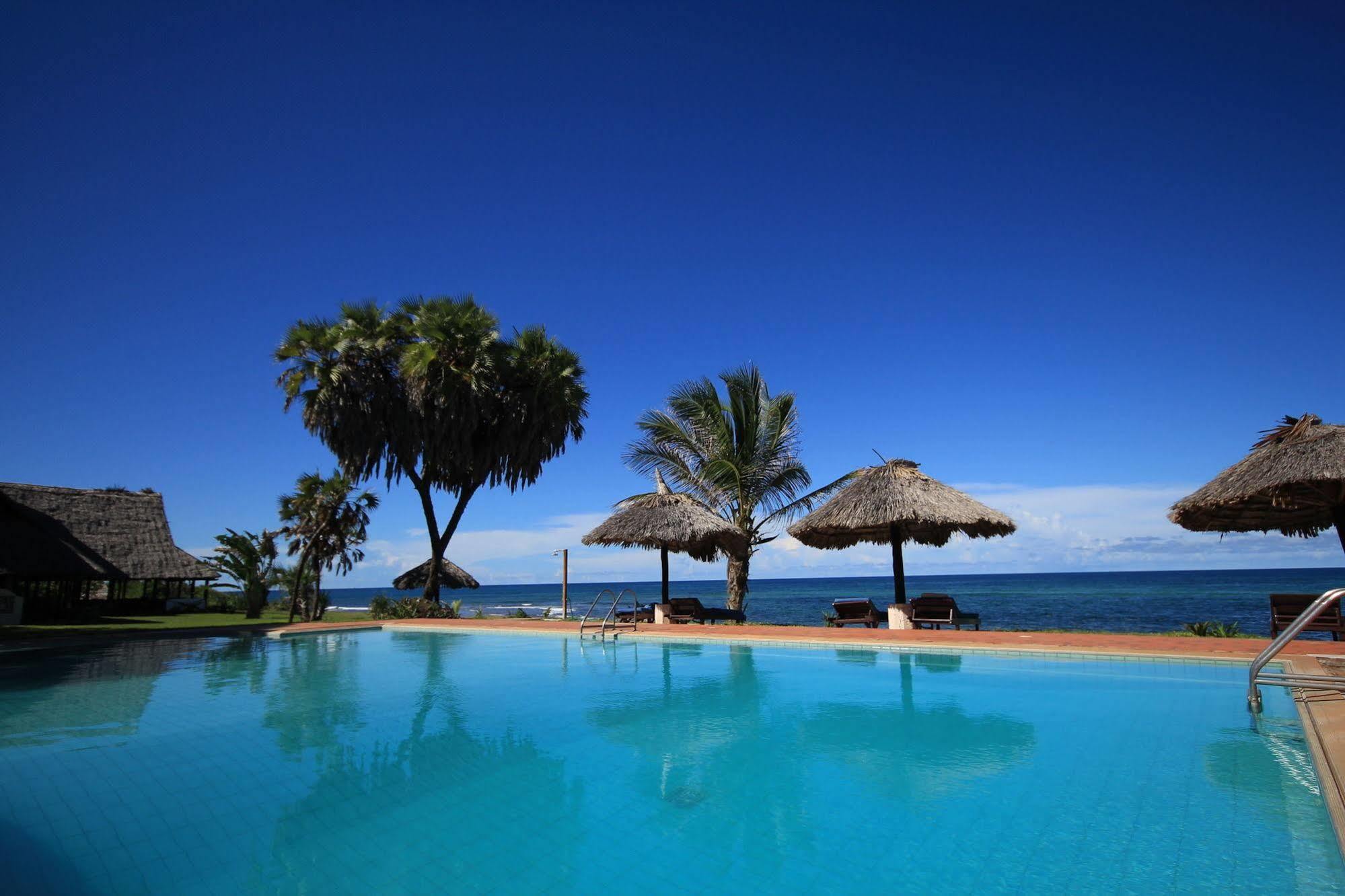 Amani Beach Resort Kutani Экстерьер фото