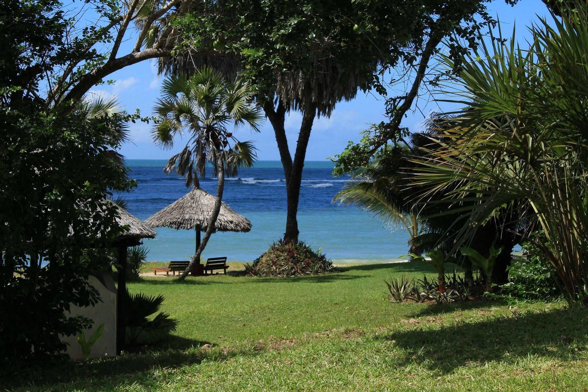 Amani Beach Resort Kutani Экстерьер фото