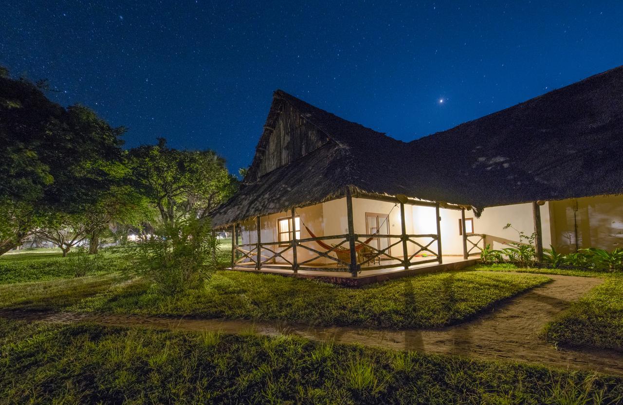 Amani Beach Resort Kutani Экстерьер фото