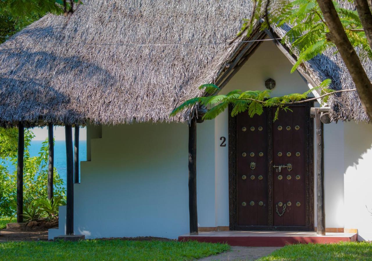 Amani Beach Resort Kutani Экстерьер фото